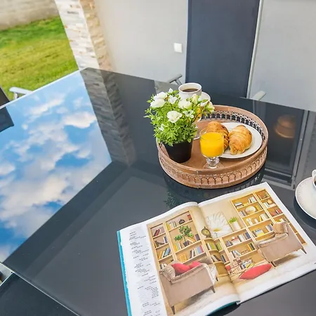 Kosic 1 By Interhome Vir