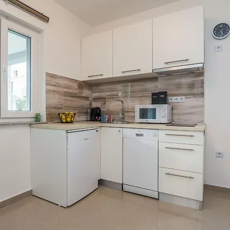Kosic 1 By Interhome Vir