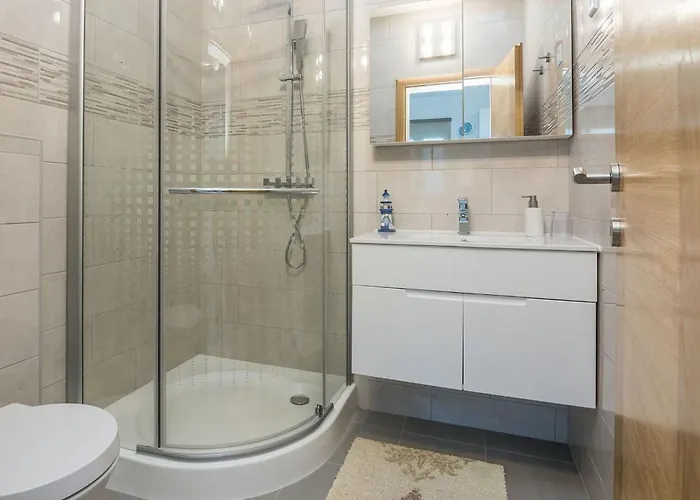 Kosic 1 By Interhome * فير